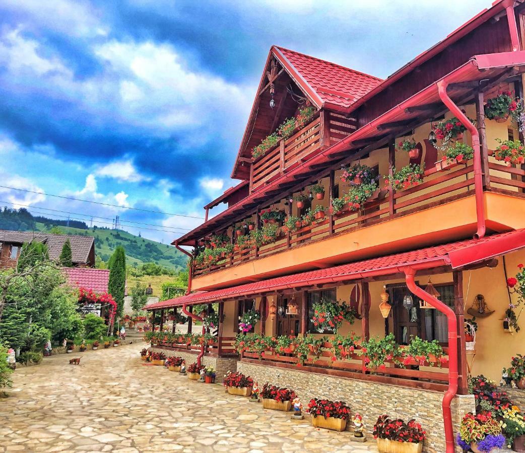Casa Boico Hotel Гура Хуморулуй Екстериор снимка